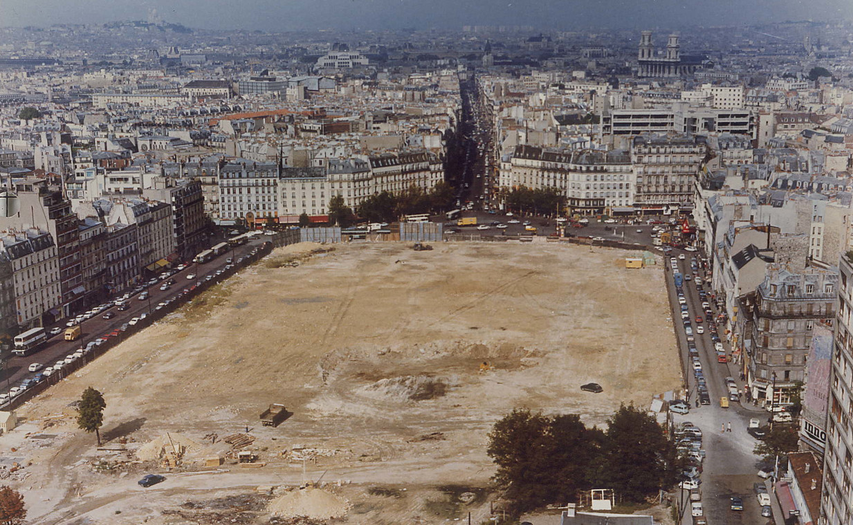 informations importantes sur l'évacuation de la tour montparnasse à paris avant mars 2026. préparez-vous aux changements et aux mesures à venir.