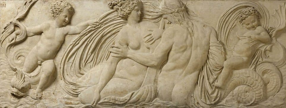 découvrez comment la fontaine des innocents à paris se révèle sous un écrin végétal unique avant sa restauration, alliant histoire et nature en plein cœur de la ville.