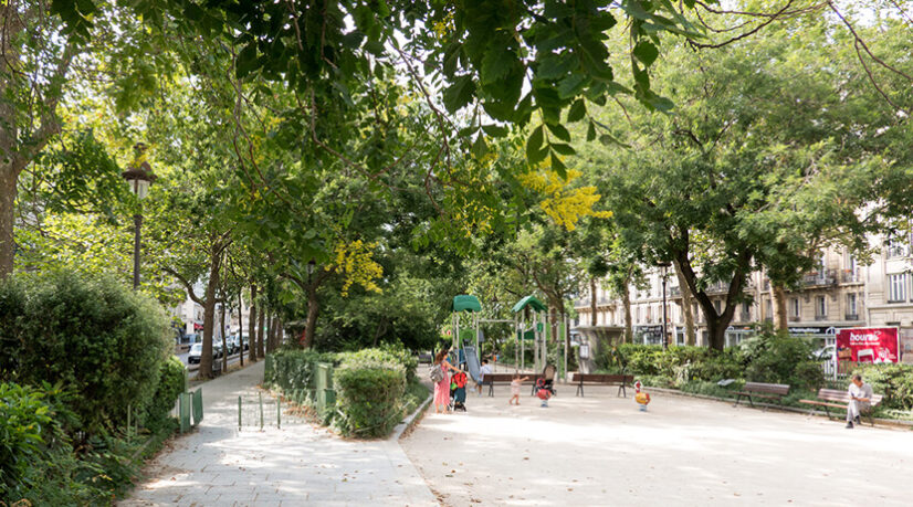 la suspension des travaux des ramblas à paris a été officiellement validée, mettant un terme temporaire aux projets en cours dans cette zone urbaine emblématique.