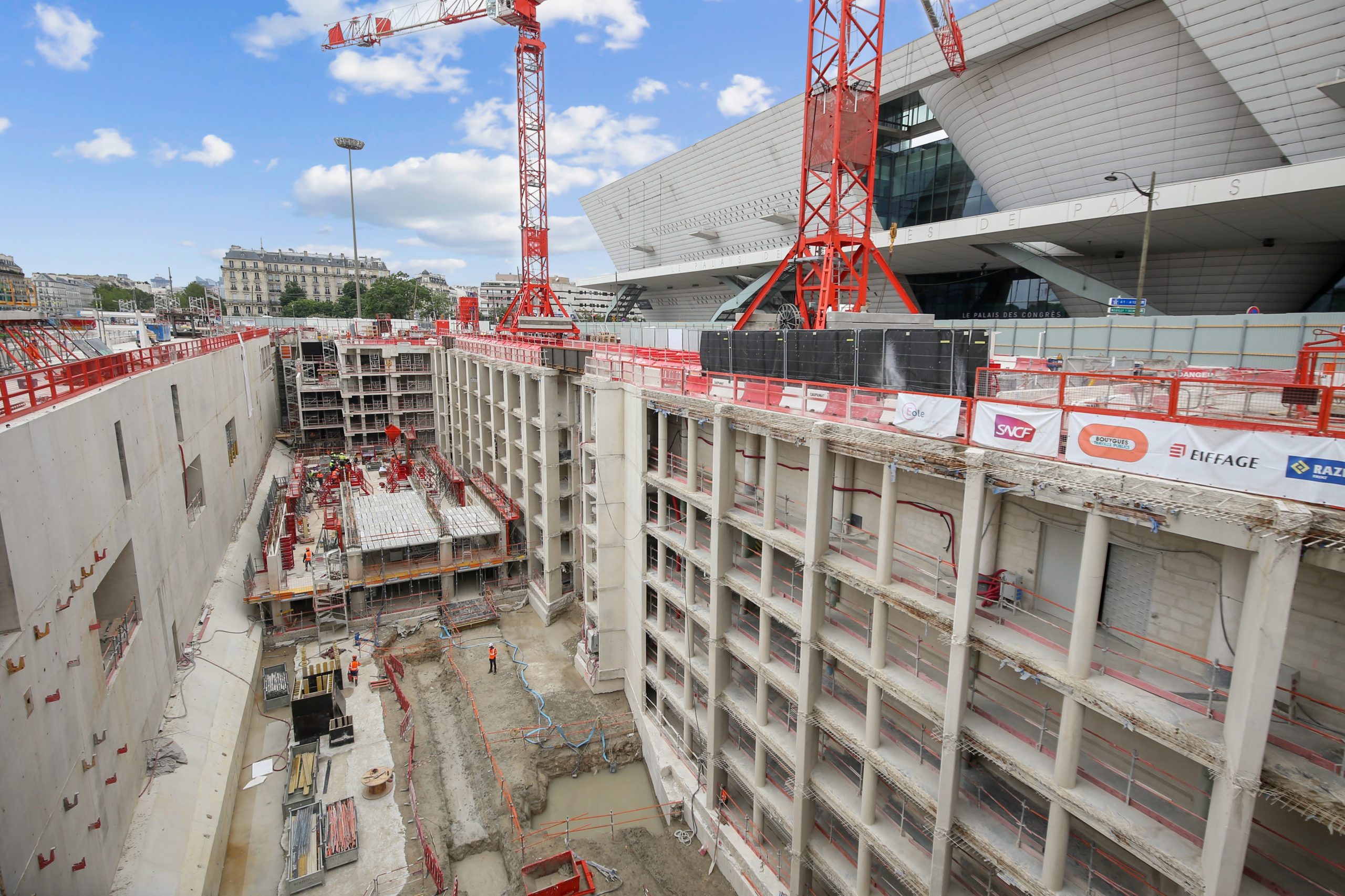 découvrez la transformation spectaculaire de la porte maillot, un projet innovant qui modernise et valorise cet espace emblématique de paris.