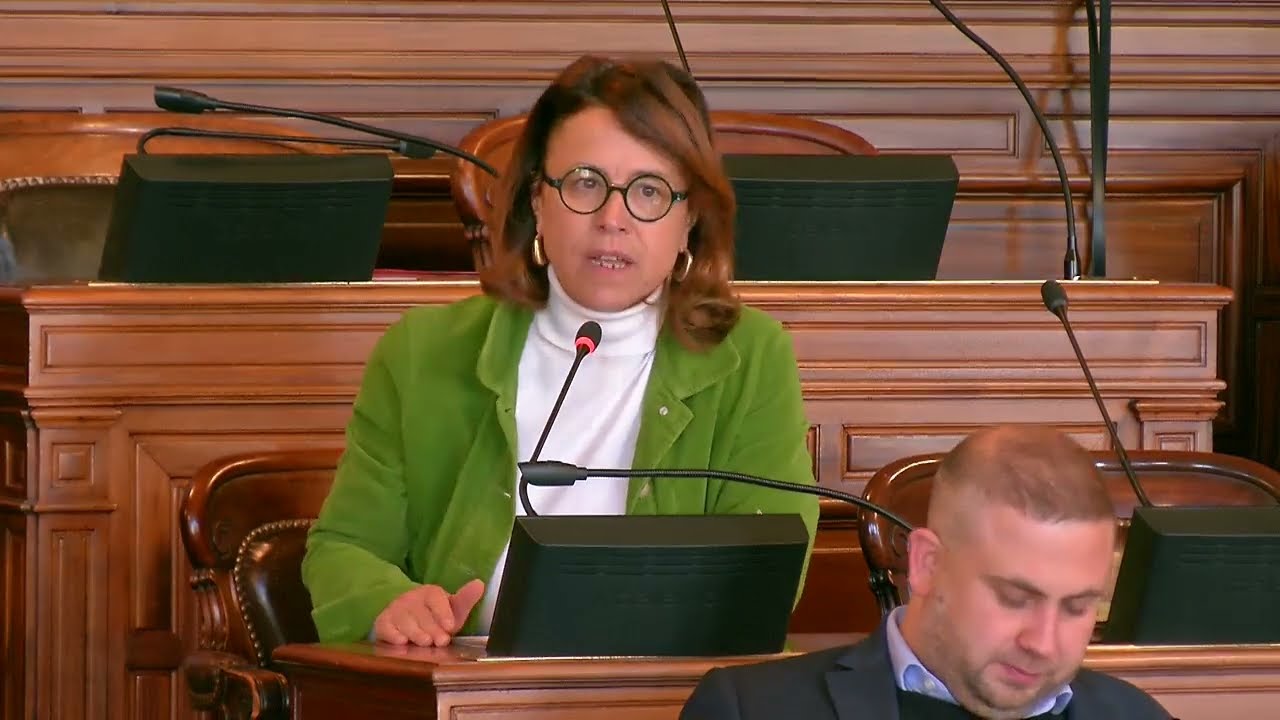 les professeurs de la cité scolaire jacques-decour s'inquiètent face à des travaux urgents impactant le bon déroulement des cours et la sécurité des élèves.