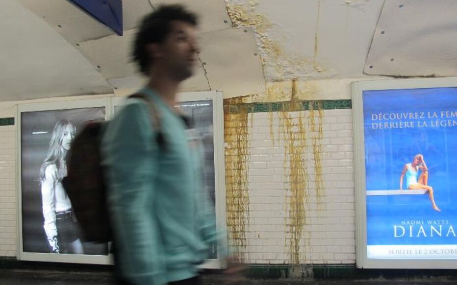 découvrez les causes et solutions aux infiltrations d’eau dans le métro parisien, un enjeu majeur pour la sécurité et le confort des usagers.